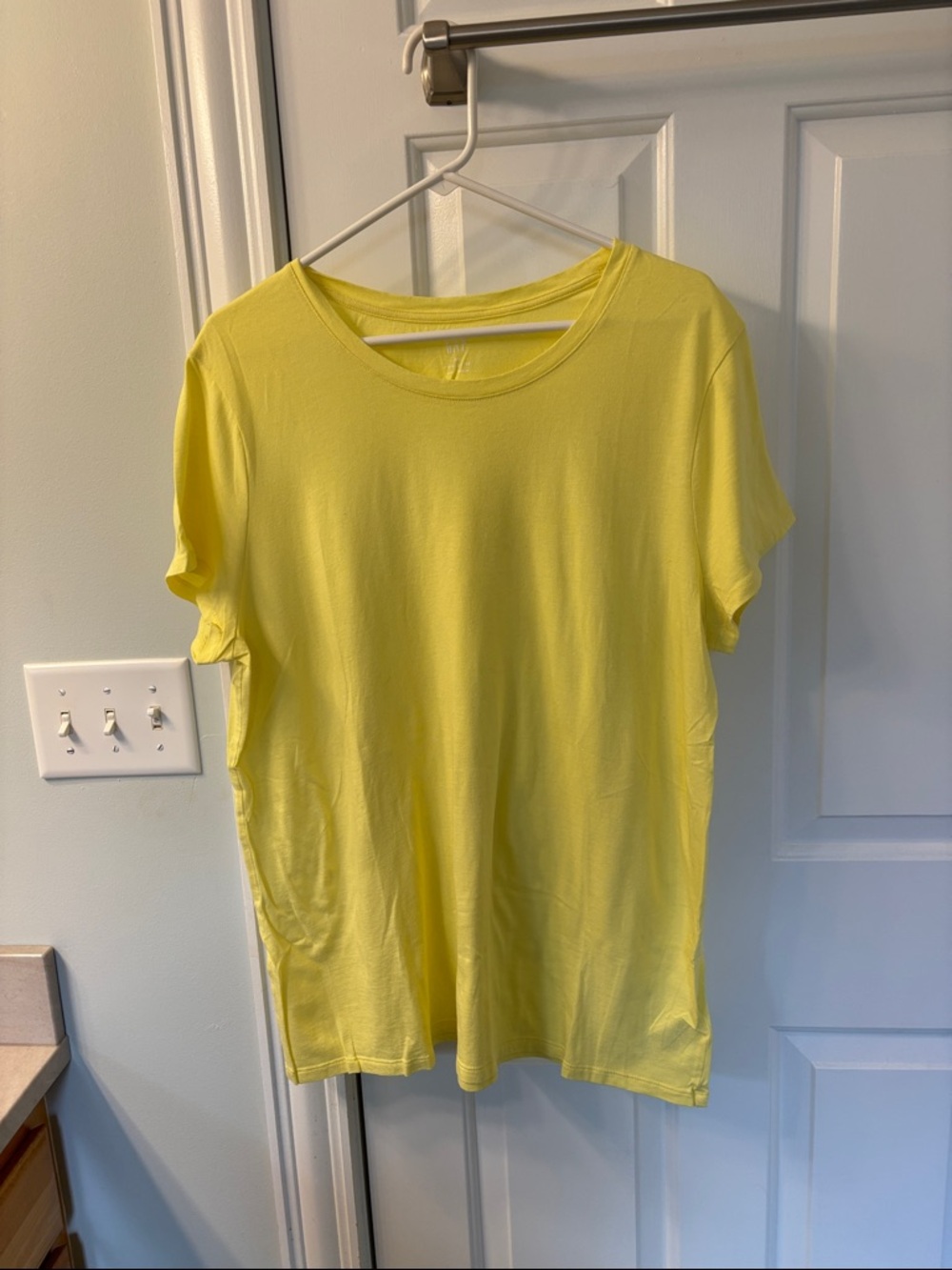 GAP Yellow Short Sleeve Crewneck Tee